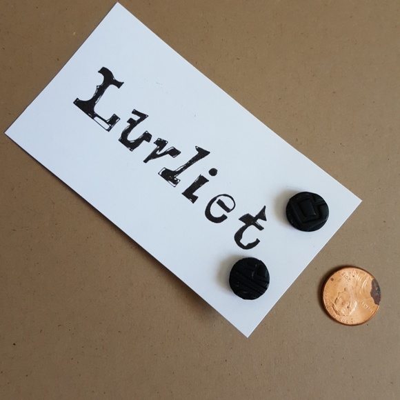 Cool Earrings Black - Picture 1 of 2